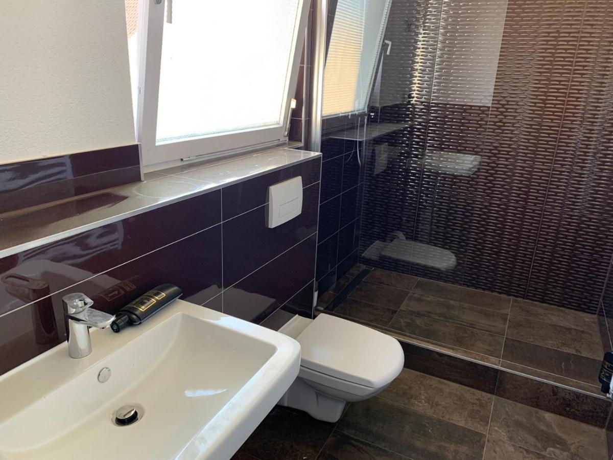 Nürtingen Zimmer Exterior foto