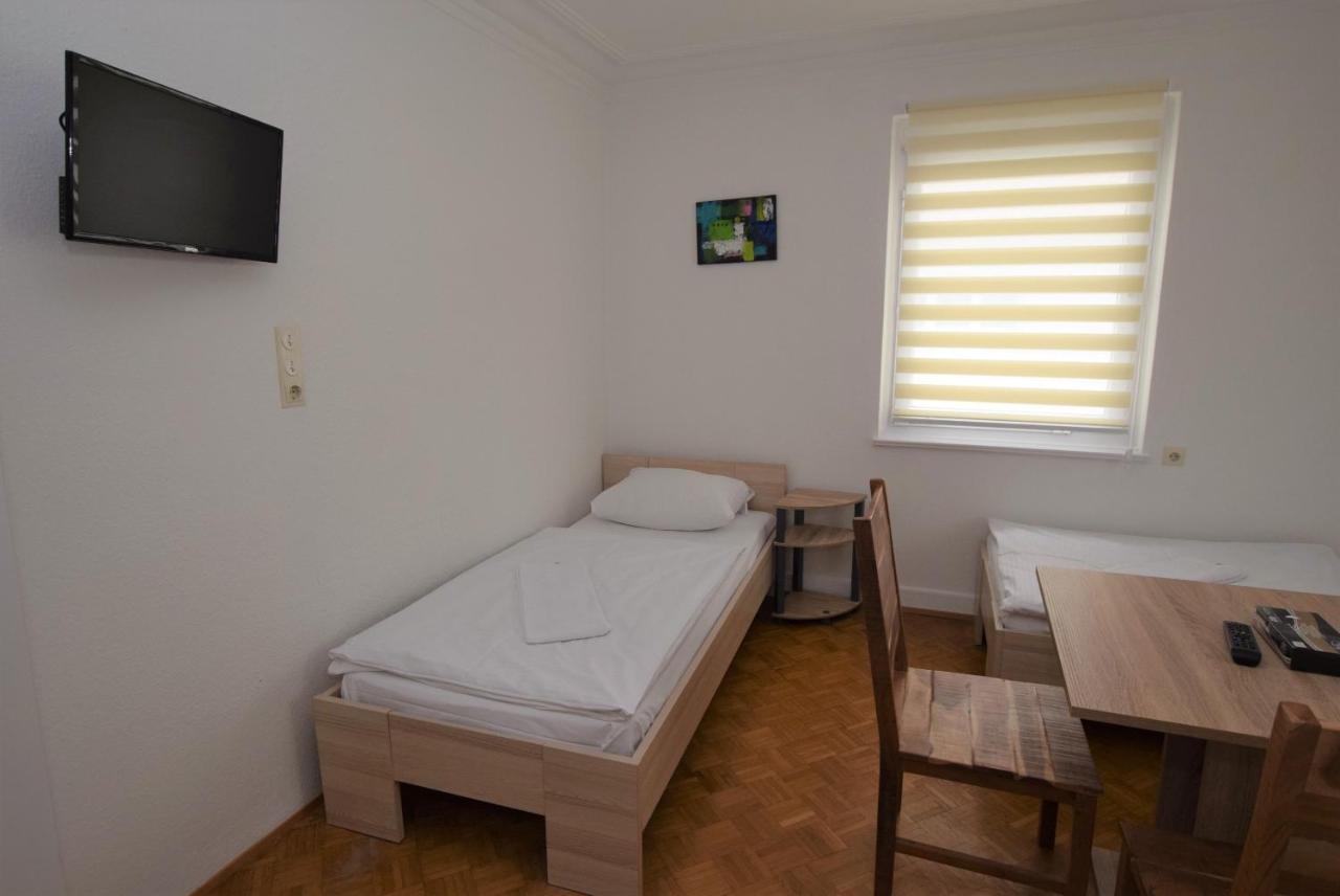 Nürtingen Zimmer Exterior foto