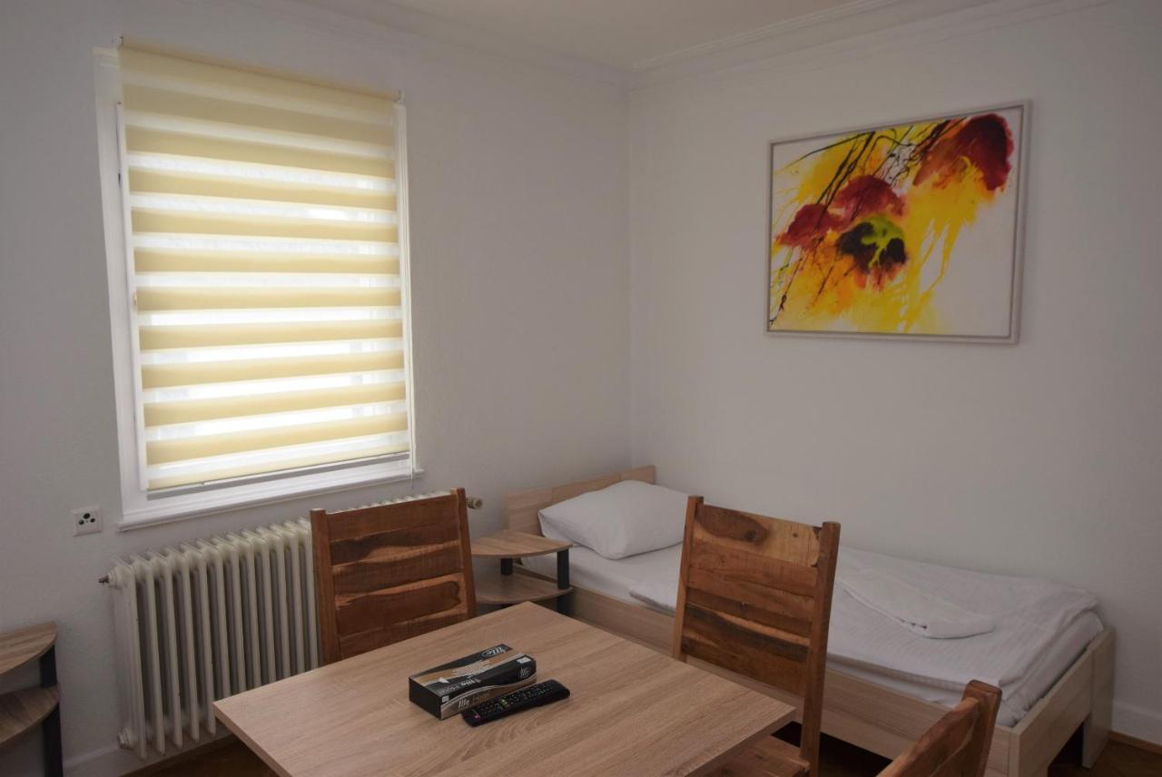 Nürtingen Zimmer Exterior foto