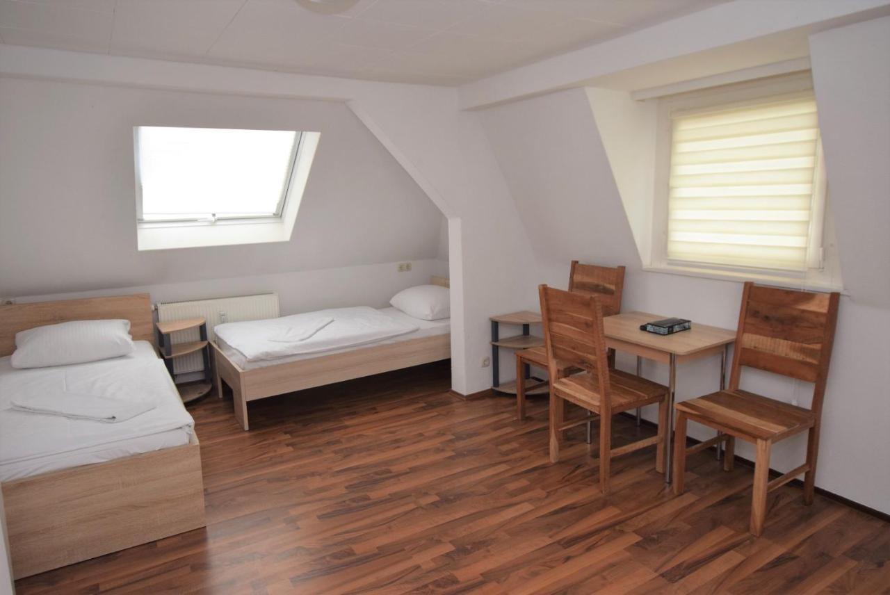 Nürtingen Zimmer Exterior foto