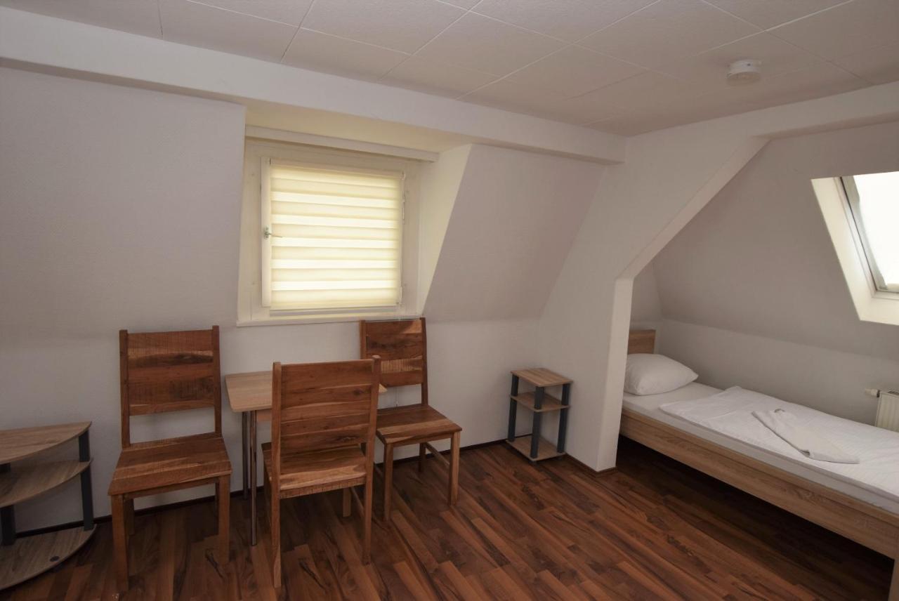 Nürtingen Zimmer Exterior foto